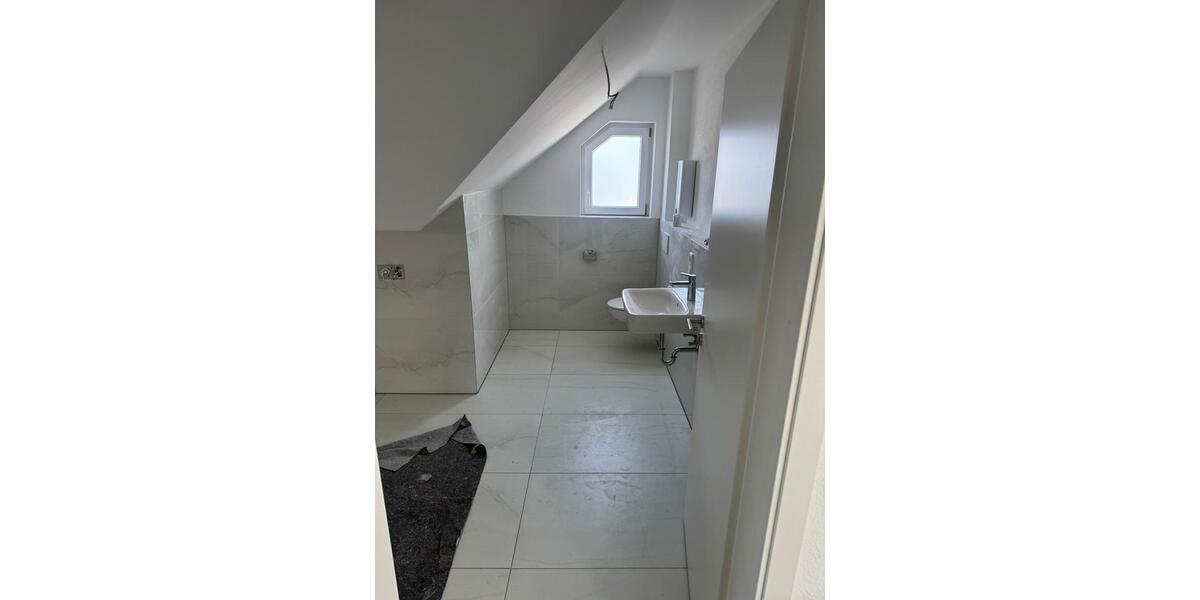 Dachgeschoßwohnung Reichelsheim (Odenwald) - 4 Zimmer, 93 m&sup2;, 1.100&euro; | Angebot:25905294