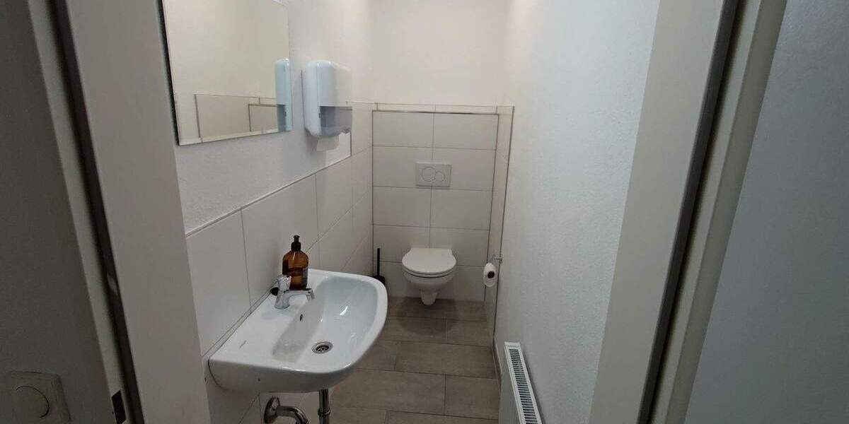 Gewerbeobjekt Remscheid Nord - 5 Zimmer, 257 m&sup2;, 2.190&euro; | Angebot:24027043