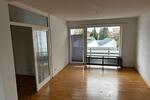 Freundliche geräumige 3 Zimmer Wohnung zimmer