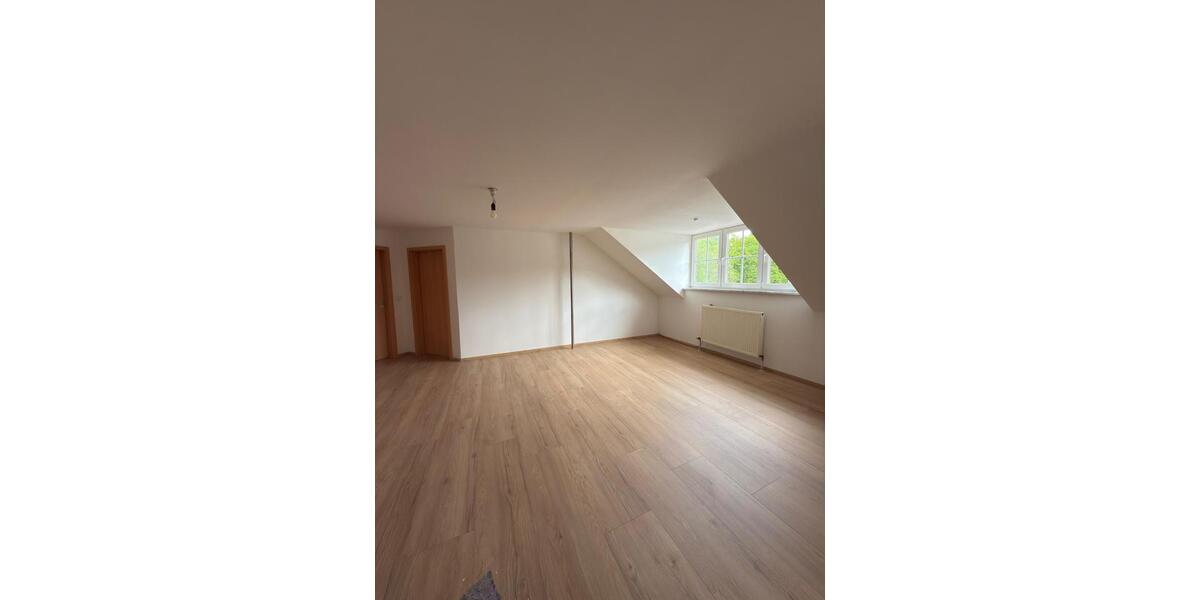 Dachgeschoßwohnung Passau Maierhof - 3 Zimmer, 90 m&sup2;, 900&euro; | Angebot:26537112