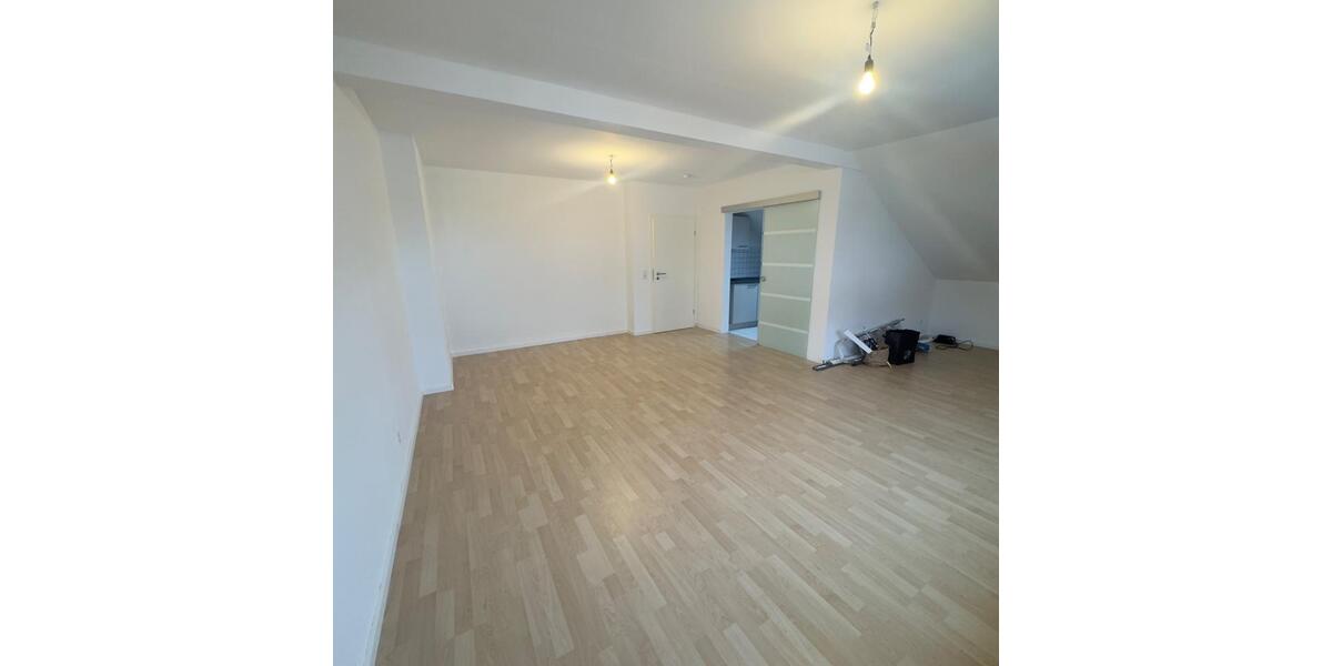 Dachgeschoßwohnung Langen (Hessen) - 3 Zimmer, 72 m&sup2;, 1.300&euro; | Angebot:24995845