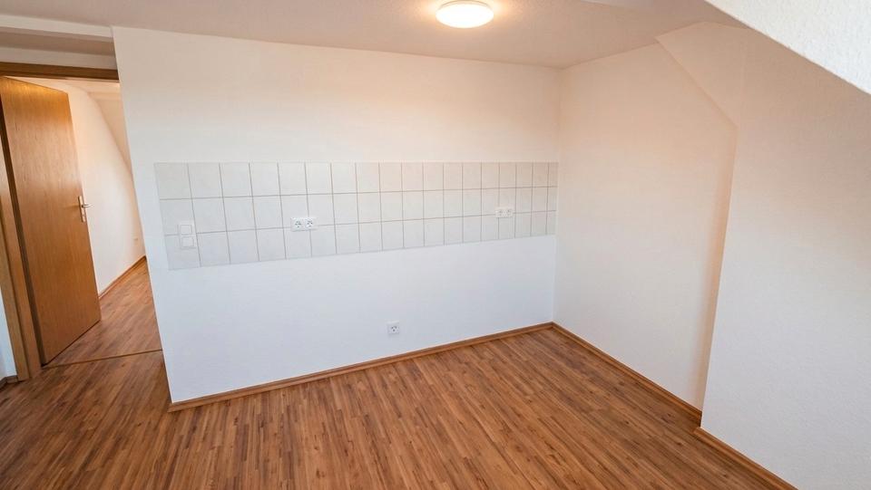Dachgeschoßwohnung Freiberg - 3 Zimmer, 59 m&sup2;, 420&euro; | Angebot:26013542