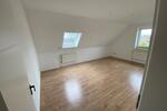 Dachgeschoßwohnung Hohenfelde - 4 Zimmer, 95 m&sup2;, 1.300&euro; | Angebot:25976380