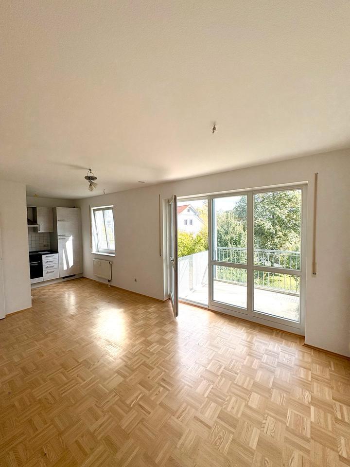 Helle 1,5-Zimmer Wohnung mit Balkon&TG-Stellplatz in Amendingen zimmer
