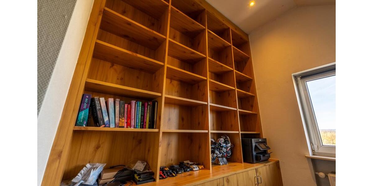 Dachgeschoßwohnung Wiesbaden Mainz-Amöneburg - 2.5 Zimmer, 104 m&sup2;, 1.200&euro; | Angebot:25172646