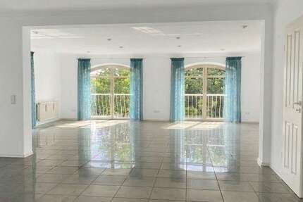 Haus Höringen - 6 Zimmer, 265 m&sup2;, 1.800&euro; | Angebot:25799503