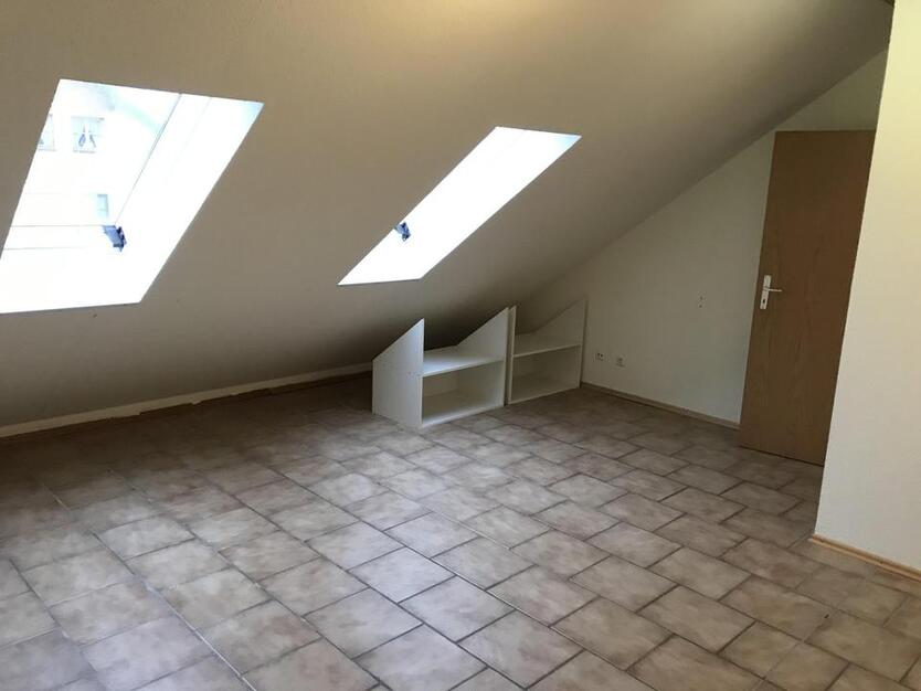 Sofort Einziehen! Modernes Wohnen im Grünen: 4-Zimmerwohnung mit Balkon in Oberneuching