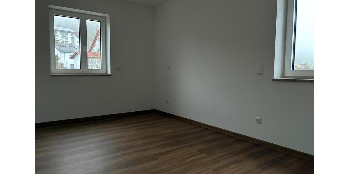 Maisonettenwohnung Kelheim - 4 Zimmer, 120 m&sup2;, 1.670&euro; | Angebot:25641017