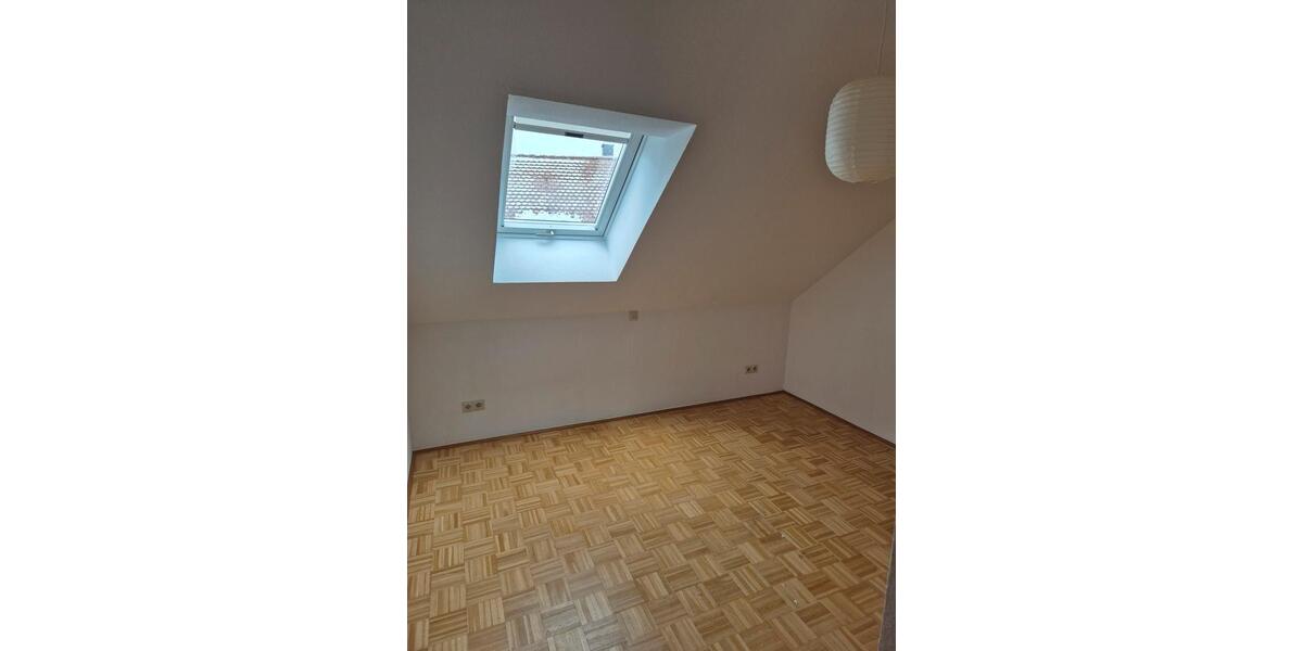 Dachgeschoßwohnung Pfullendorf - 4 Zimmer, 85 m&sup2;, 950&euro; | Angebot:25993651