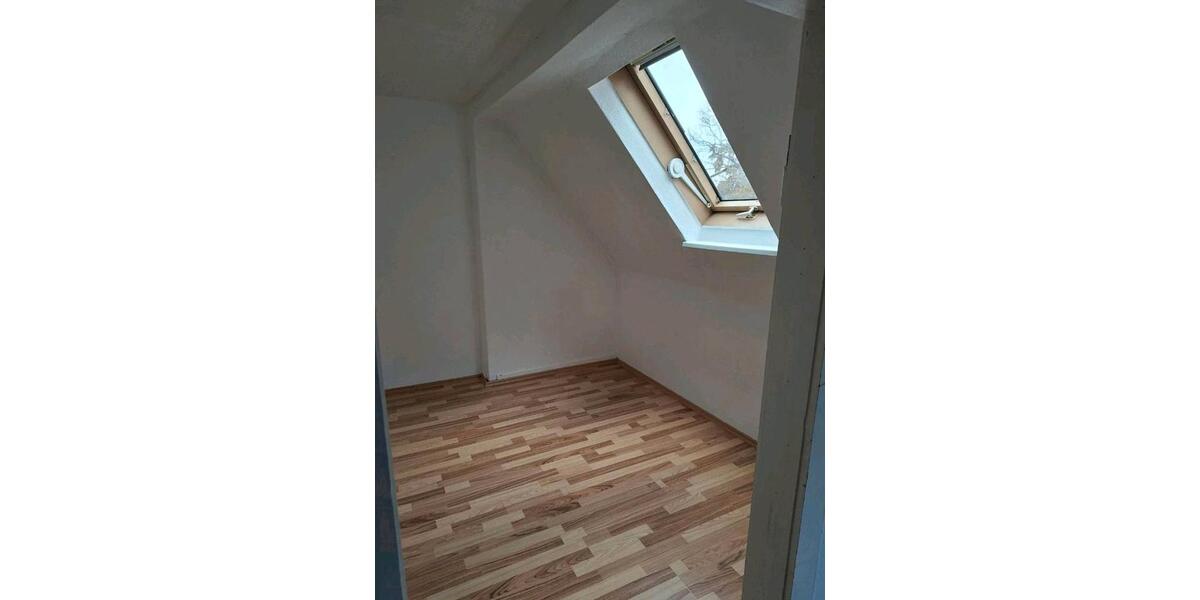 Dachgeschoßwohnung Hechingen - 3.5 Zimmer, 78 m&sup2;, 650&euro; | Angebot:26003425