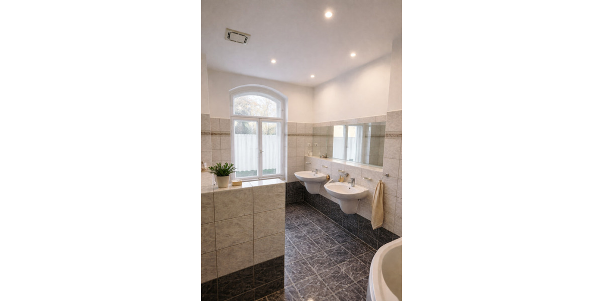 Erdgeschoßwohnung Sondershausen - 3 Zimmer, 124 m&sup2;, 931&euro; | Angebot:23279375