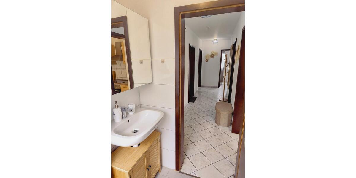 Wohnen auf Zeit Bielefeld Heepen - 7 Zimmer, 168 m&sup2;, 70&euro; | Angebot:26684524