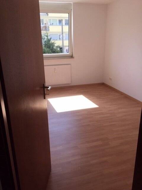Am Stresemannplatz - gemütliche 2-Zimmer-Wohnung in der Fürther Südstadt, Herrnstr. 85 - mit Loggia und Aufzug - ohne Maklerprovision