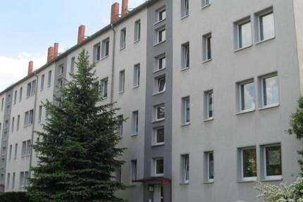 Wohnung Naumburg (Saale) - 4 Zimmer, 75 m&sup2;, 606&euro; | Angebot:25450338