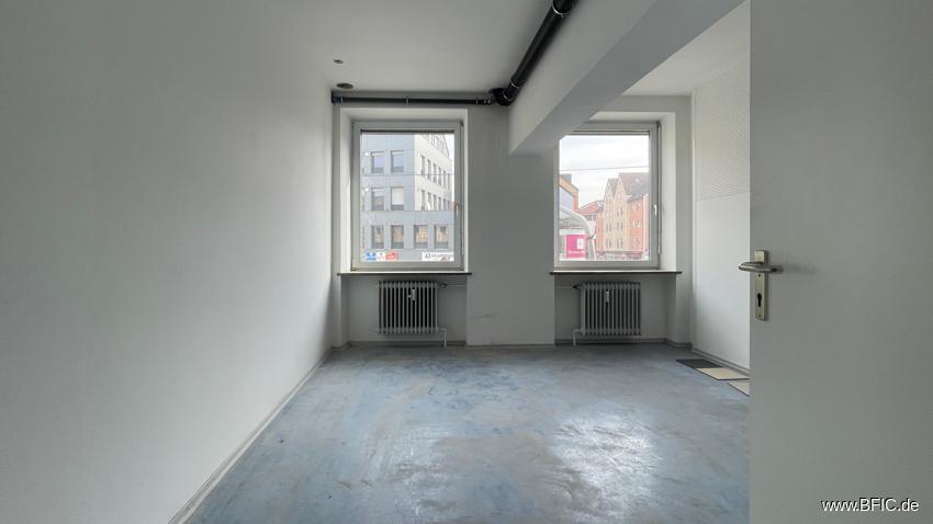 Büroetage in Toplage FFB – wird renoviert zimmer