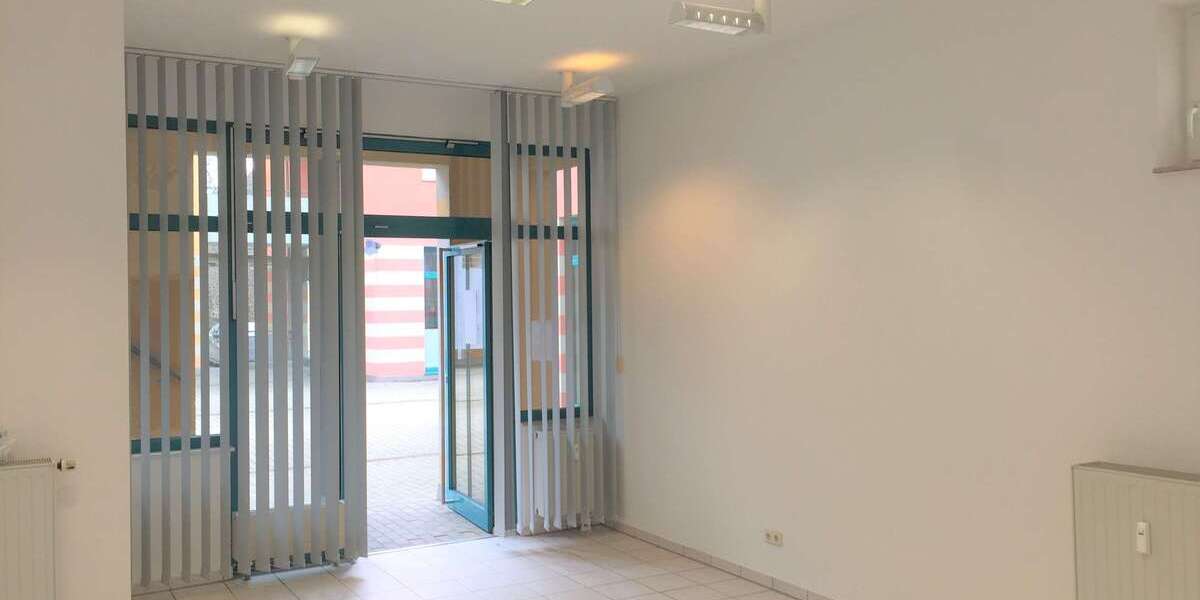 Praktische Gewerbeeinheit für BüroPraxis oder Einzelhandel - Wohn- & Geschäftshaus Wurzen Altstadt | Angebot:25468479