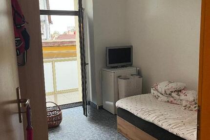 helle 2 Raumwohnung mit Balkon, Einbauküche und Garage zentral in Brand-Erbisdorf 2 zimmer