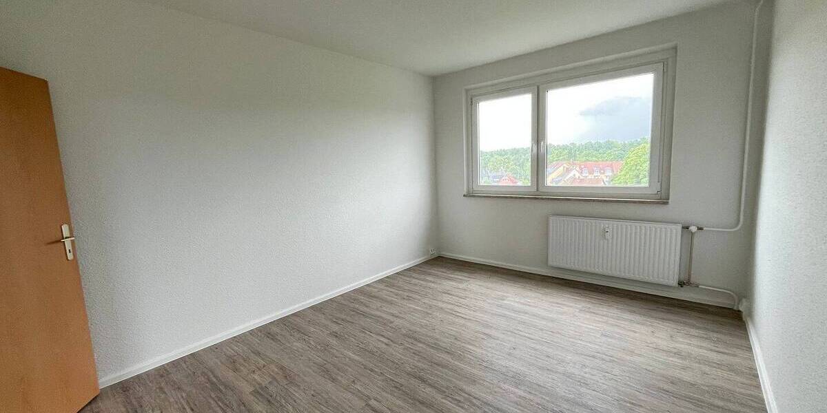 Etagenwohnung Zwickau Pölbitz - 3 Zimmer, 70 m&sup2;, 425&euro; | Angebot:26834756