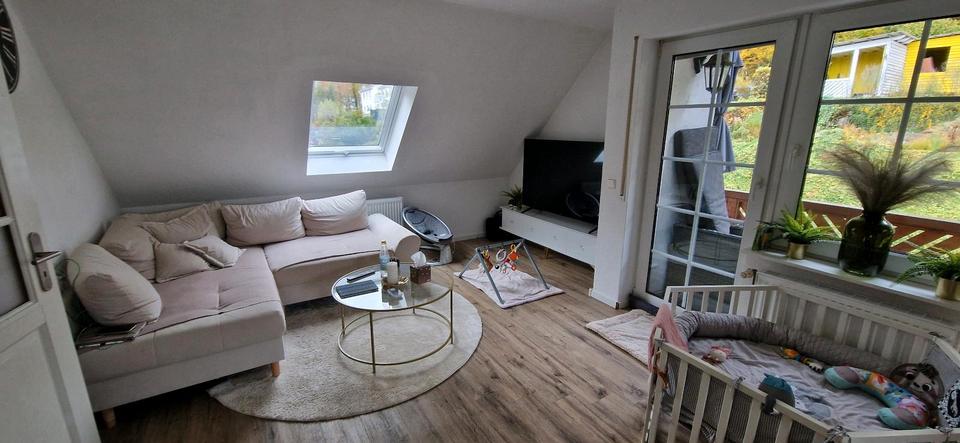 Dachgeschoßwohnung Sundern (Sauerland) - 3 Zimmer, 85 m&sup2;, 750&euro; | Angebot:26038701