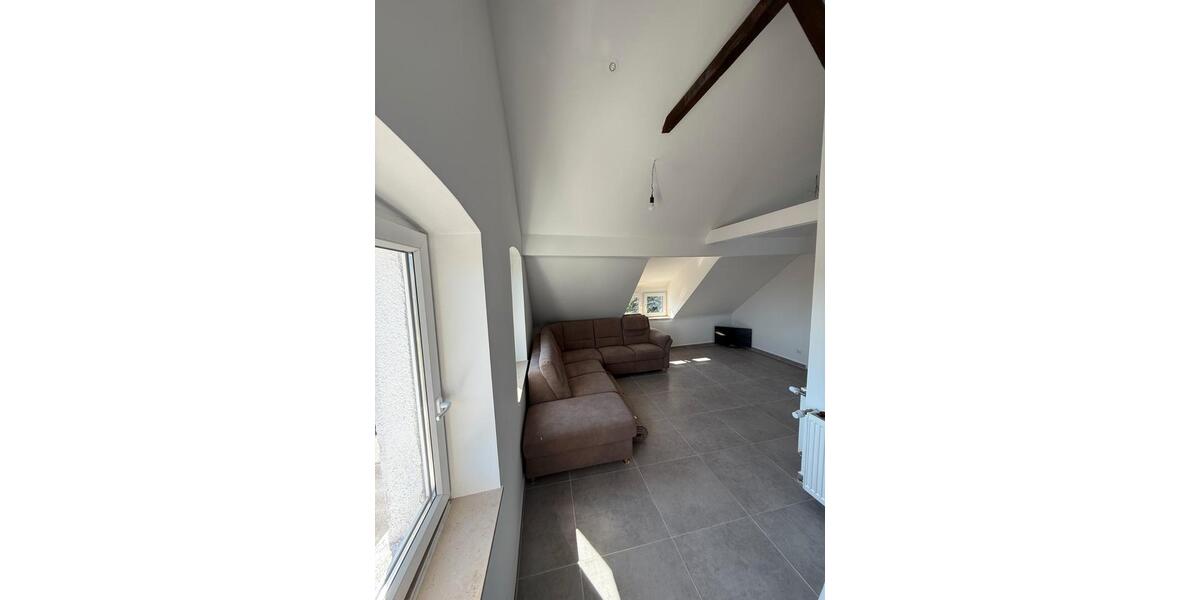 Erstbezug: 3-Zi-DG-Whg | ca. 80 qm | möbliert 3 zimmer