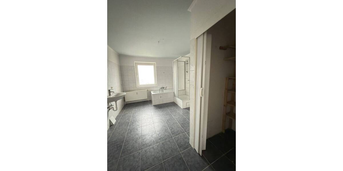 Etagenwohnung Stralsund Kniepervorstadt - 4 Zimmer, 101 m&sup2;, 890&euro; | Angebot:26207418