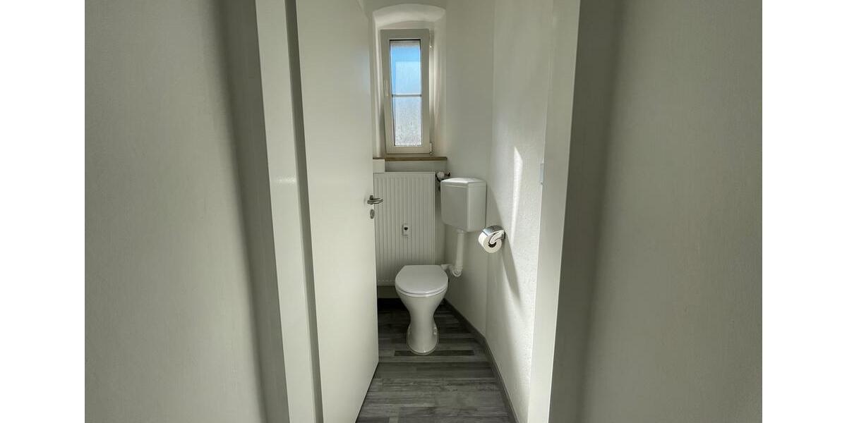 Erdgeschoßwohnung Weiden in der Oberpfalz - 4 Zimmer, 90 m&sup2;, 670&euro; | Angebot:25414318