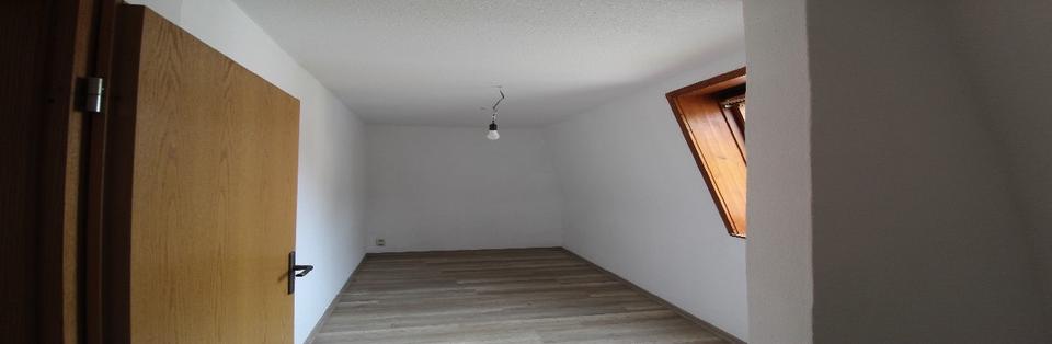Dachgeschoßwohnung Lunzenau - 4 Zimmer, 81 m&sup2;, 430&euro; | Angebot:24940982