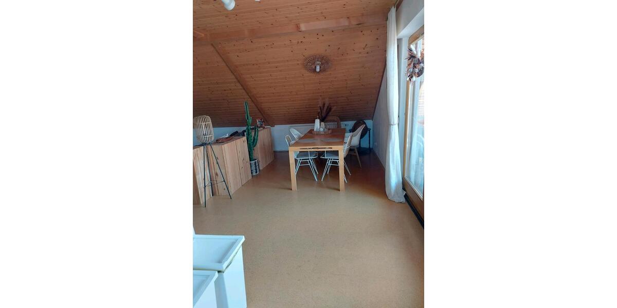 Dachgeschoßwohnung Deißlingen - 3 Zimmer, 65 m&sup2;, 850&euro; | Angebot:24840630