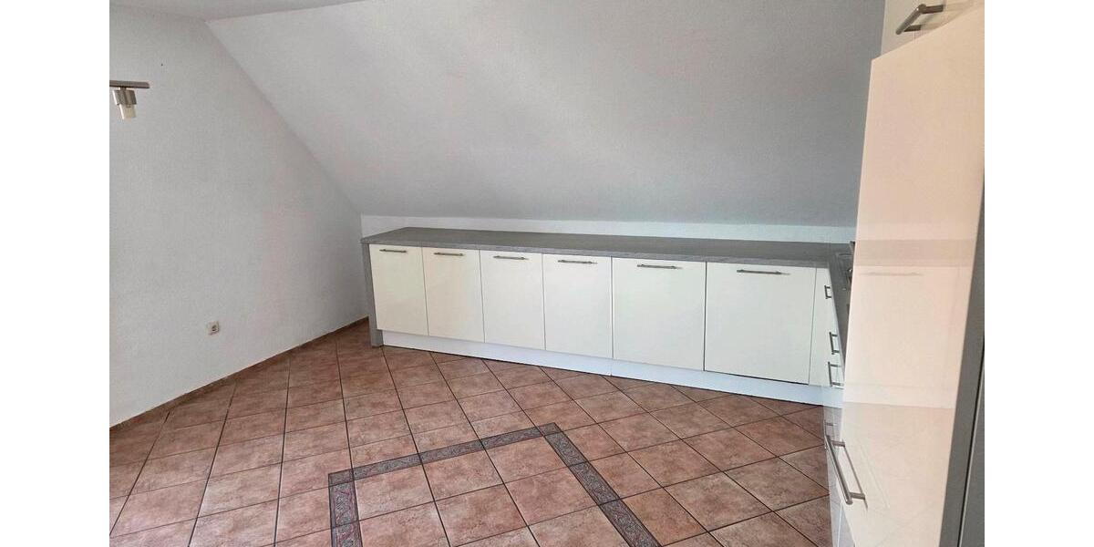 Dachgeschoßwohnung Aurach - 3 Zimmer, 100 m&sup2;, 1.150&euro; | Angebot:25932549