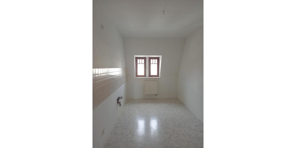 Dachgeschoßwohnung Werdau - 2 Zimmer, 67 m&sup2;, 337&euro; | Angebot:24953425