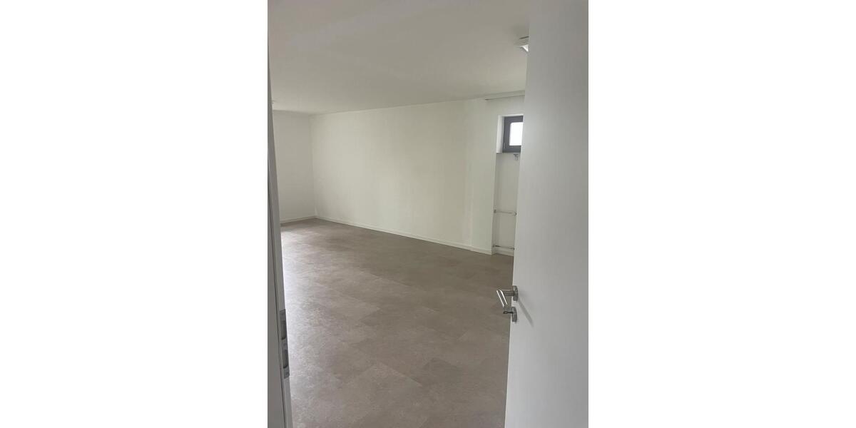 Etagenwohnung Reutlingen Reutlingen (Kernstadt) - 3.5 Zimmer, 130 m&sup2;, 1.500&euro; | Angebot:26566839