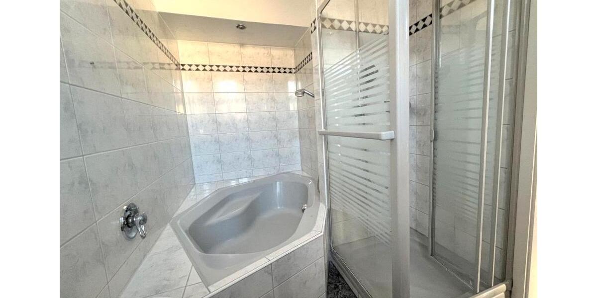 Etagenwohnung Remscheid - 3 Zimmer, 83 m&sup2;, 710&euro; | Angebot:26634214