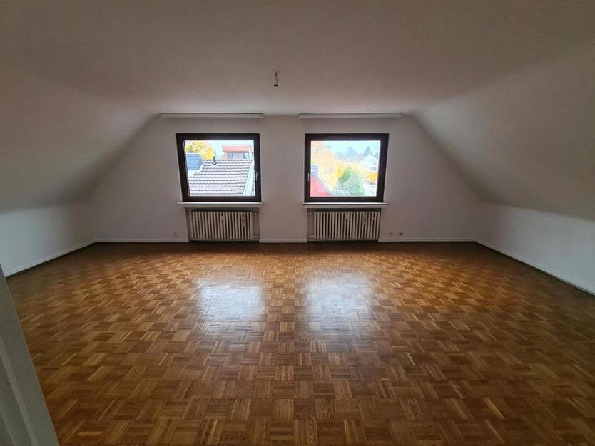 2 Zimmer Dachgeschoss Wohnung 800€ 62qm zimmer