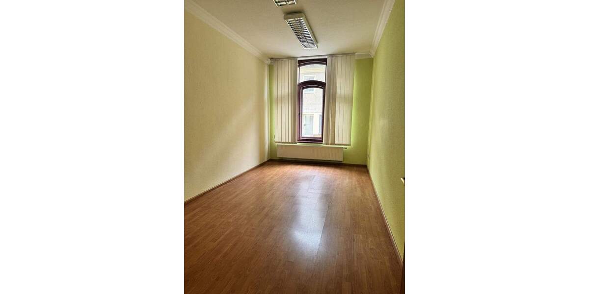 Gewerbeobjekt Oschatz - 9 Zimmer, 102 m&sup2;, 843&euro; | Angebot:25729436