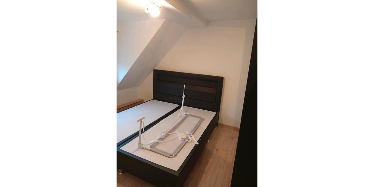 Dachgeschoßwohnung Frickenhausen - 3 Zimmer, 70 m&sup2;, 970&euro; | Angebot:24842570