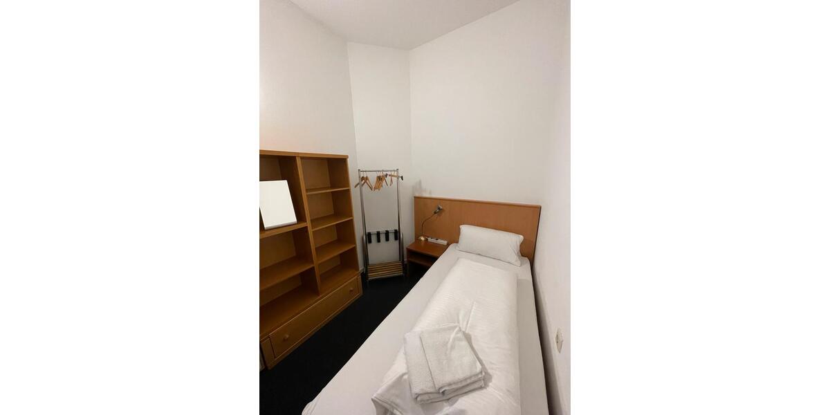 Wohnen auf Zeit Waiblingen - 4 Zimmer, 150 m&sup2;, 150&euro; | Angebot:25414786