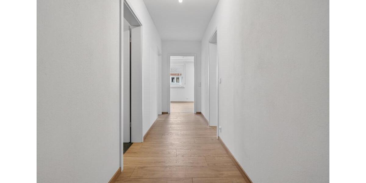 Hochparterre Zandt - 4 Zimmer, 102 m&sup2;, 820&euro; | Angebot:25931429