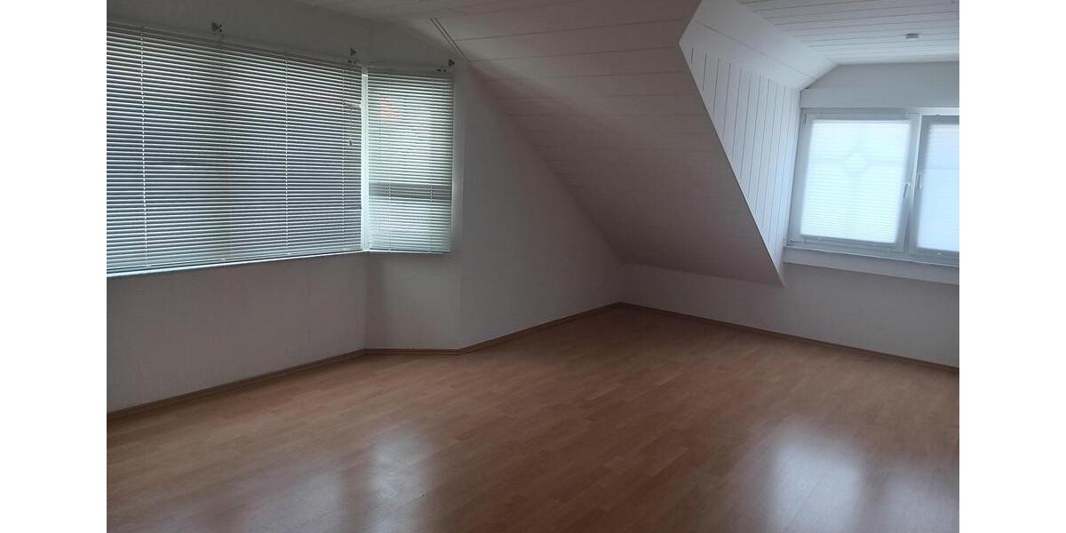 Dachgeschoßwohnung Rödermark - 3 Zimmer, 89 m&sup2;, 1.070&euro; | Angebot:26621156