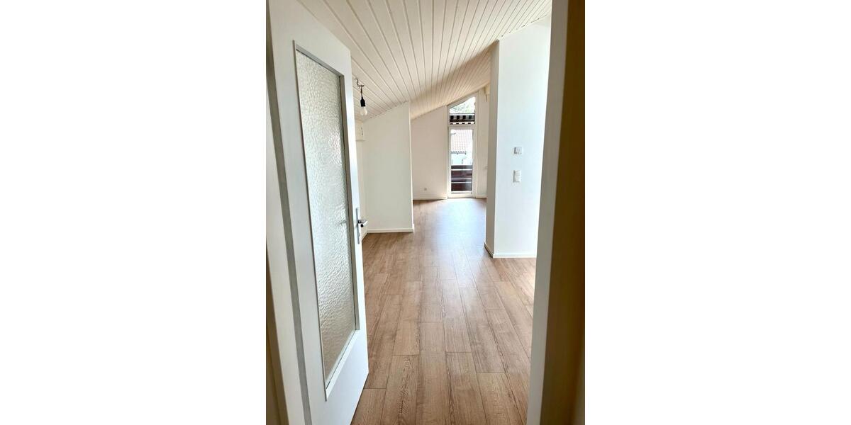 Dachgeschoßwohnung Bergen - 1.5 Zimmer, 64 m&sup2;, 890&euro; | Angebot:26577609