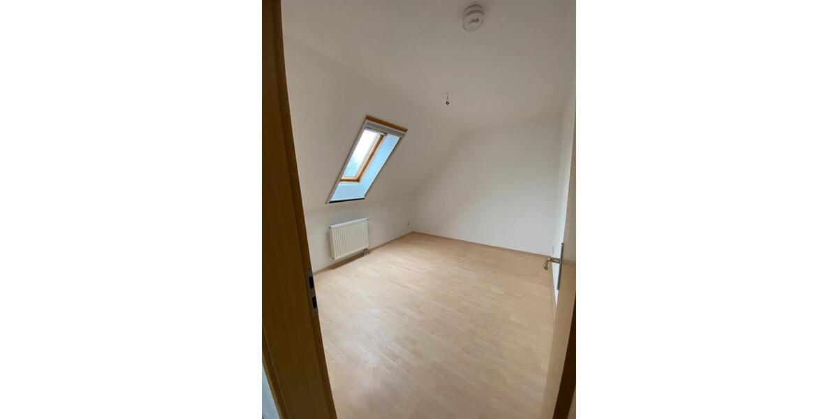 Etagenwohnung Ebersbach - 4 Zimmer, 105 m&sup2;, 1.155&euro; | Angebot:26631586
