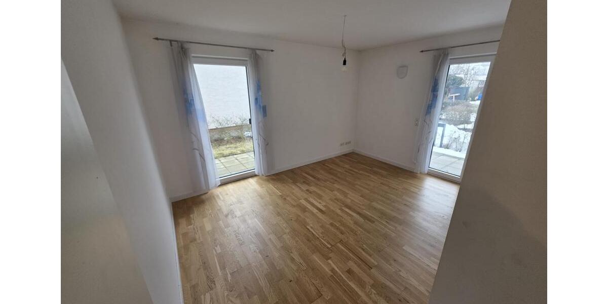 Erdgeschoßwohnung Kelheim - 3 Zimmer, 83 m&sup2;, 1.090&euro; | Angebot:25080960