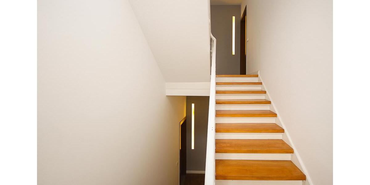 Dachgeschoßwohnung Düsseldorf Stadtbezirk 2 - 2 Zimmer, 89 m&sup2;, 1.700&euro; | Angebot:24889835