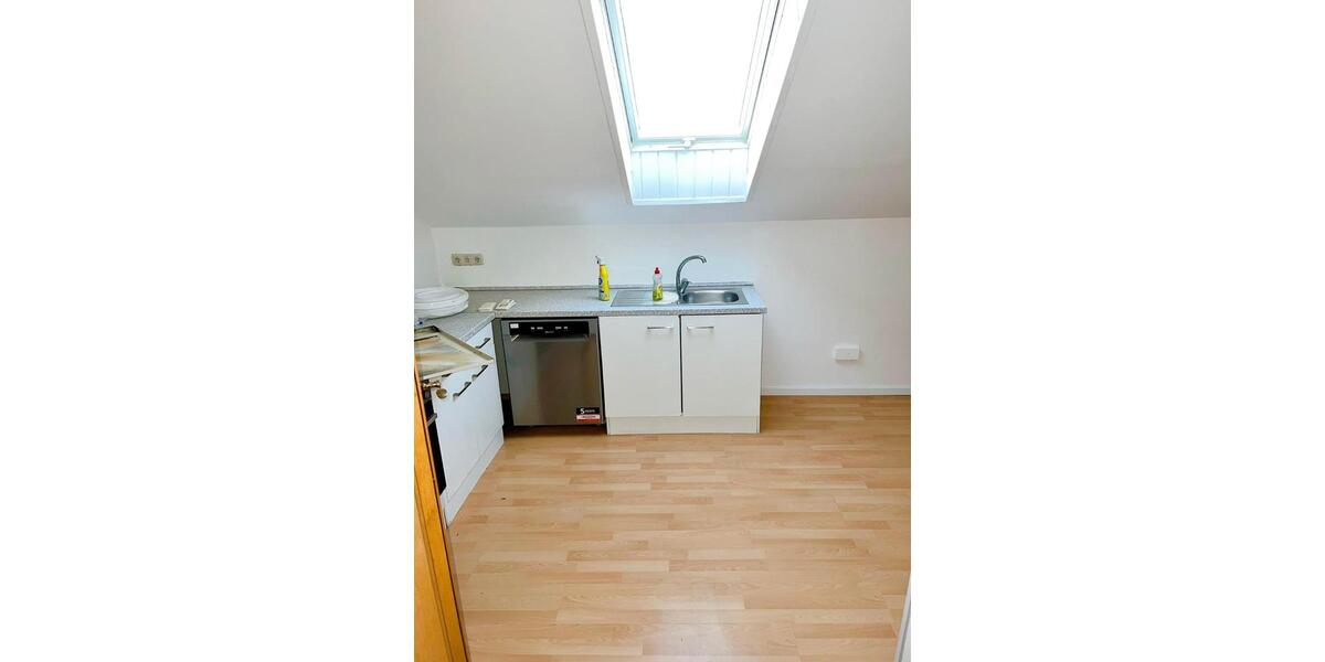 Dachgeschoßwohnung Salzweg - 4 Zimmer, 80 m&sup2;, 680&euro; | Angebot:24748402