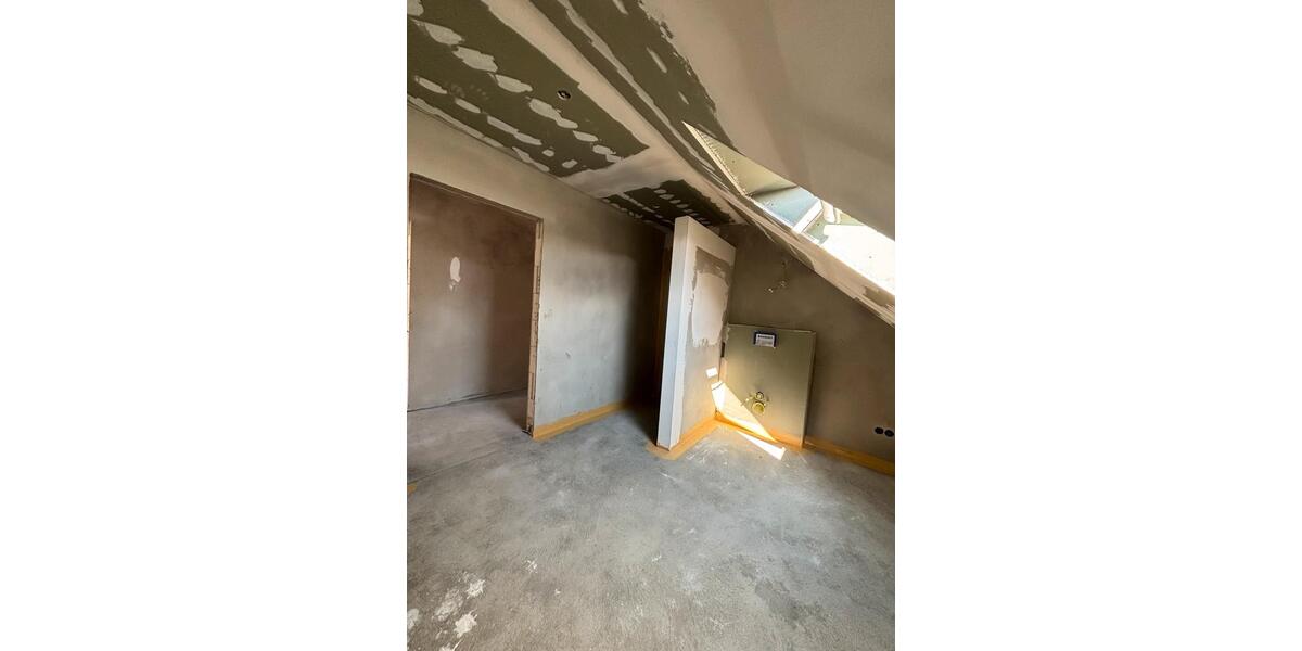 Dachgeschoßwohnung Viöl - 4 Zimmer, 92 m&sup2;, 1.150&euro; | Angebot:25612486