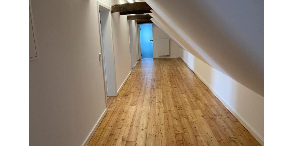 Dachgeschoßwohnung Warstein - 5 Zimmer, 129 m&sup2;, 900&euro; | Angebot:26612574