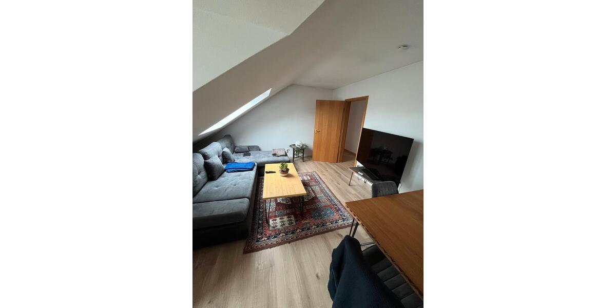 Möbliertes WG-Zimmer in 2er WG - März bis Juli 2026 3 zimmer