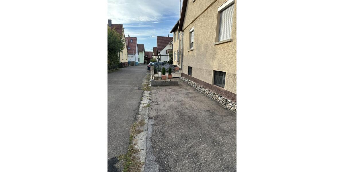 Helle, renovierte 4-Zimmer-Wohnung mit Balkon und Einbauküche in 4 zimmer