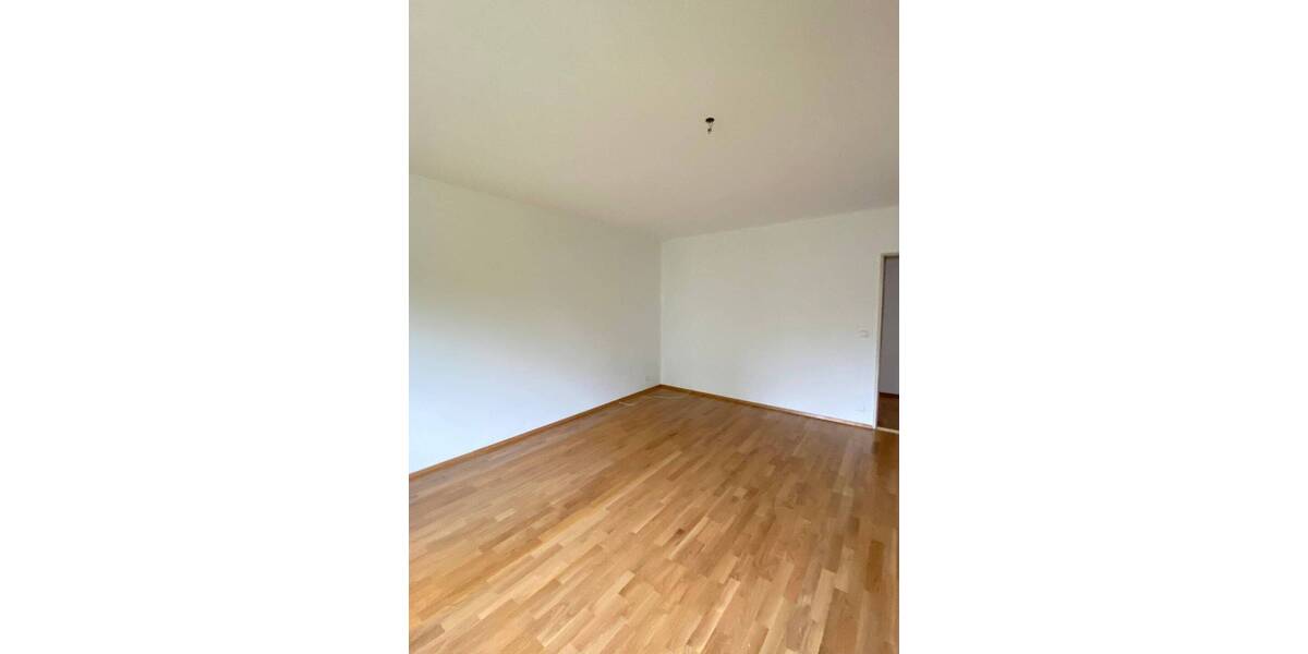 Etagenwohnung Singen - 3 Zimmer, 82 m&sup2;, 890&euro; | Angebot:26157554