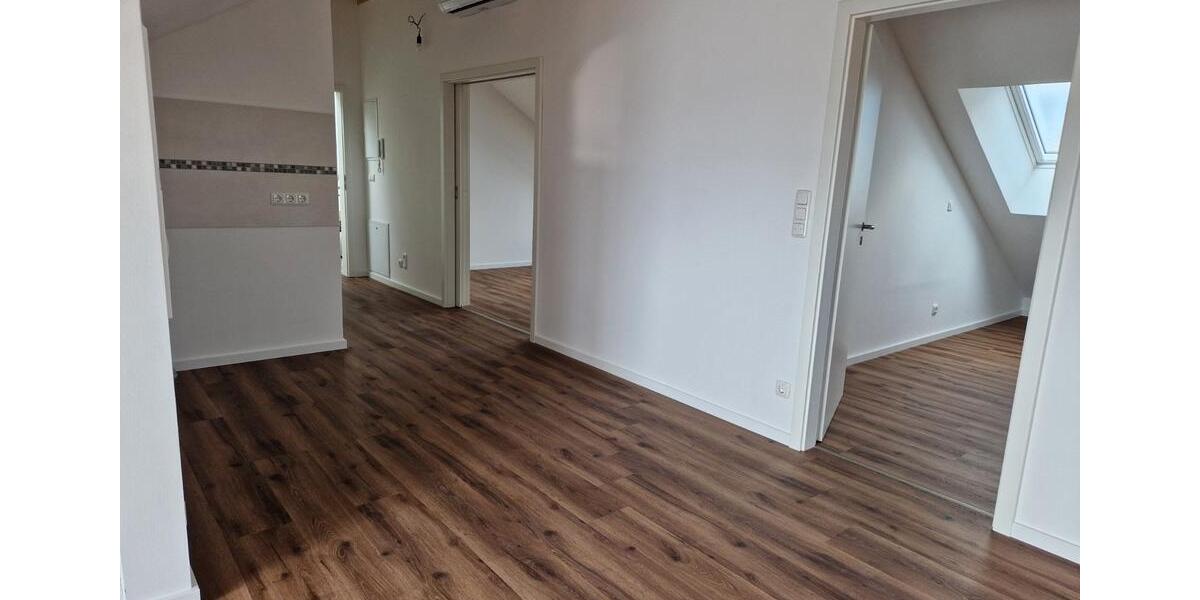 Dachgeschoßwohnung Burghausen - 3 Zimmer, 55 m&sup2;, 825&euro; | Angebot:26221403