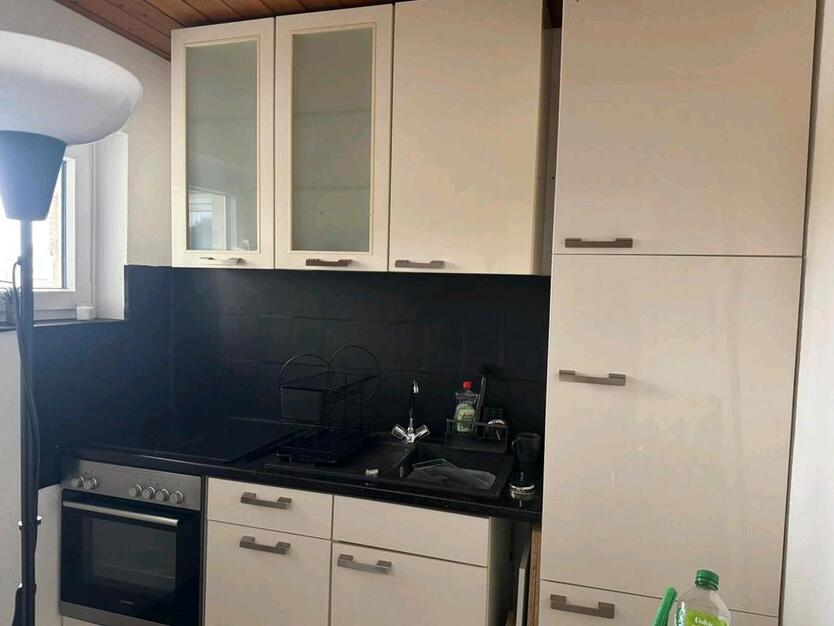 2 Zimmer Küche Bad Süd Balkon u. Keller zimmer